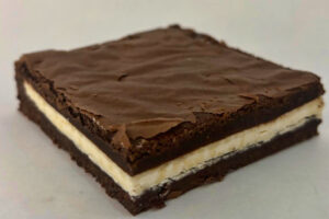 BEYAZ ÇİKOLATALI BROWNIE